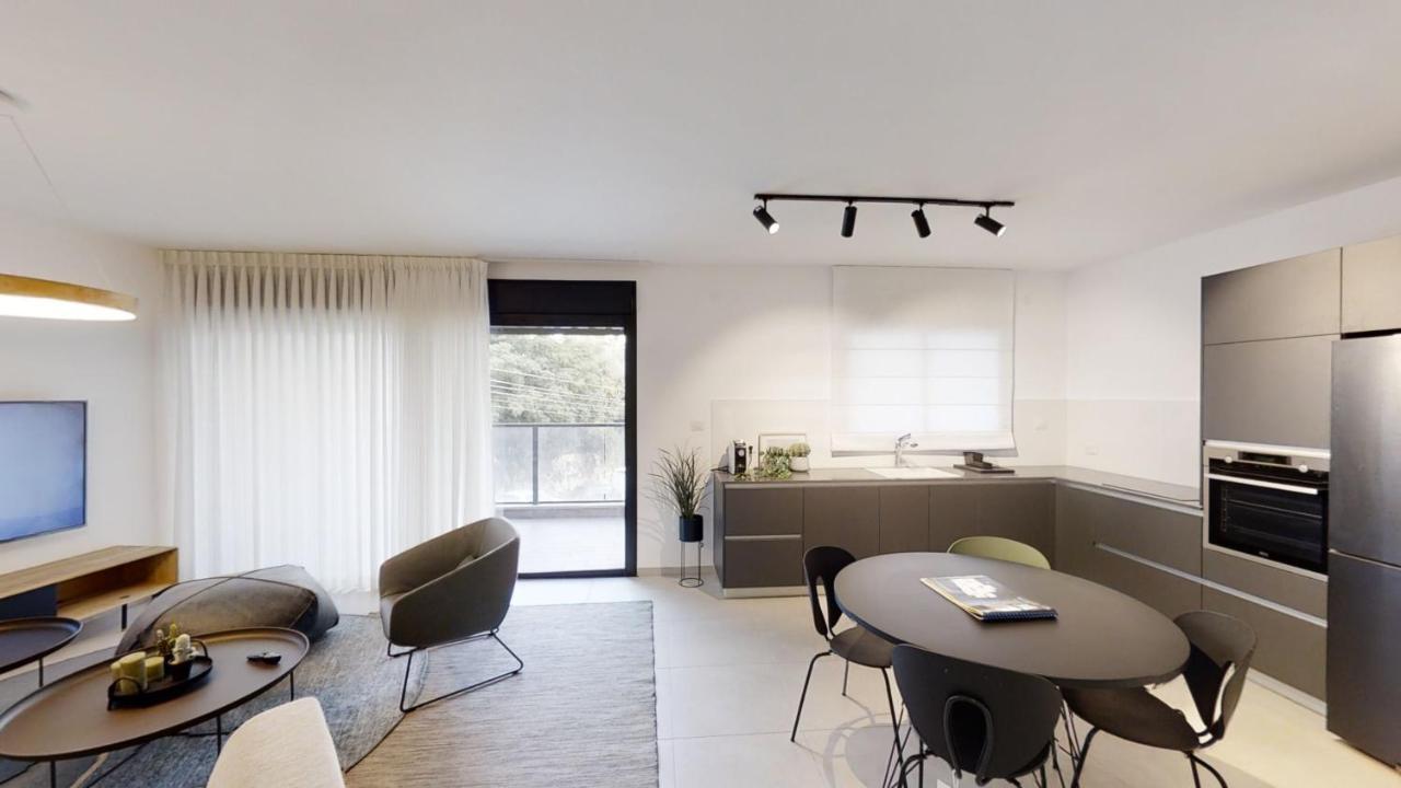 Luxury 3&4 Bedroom New Apartments - Close To The Beach & Bahai Gardens Haifa Ngoại thất bức ảnh