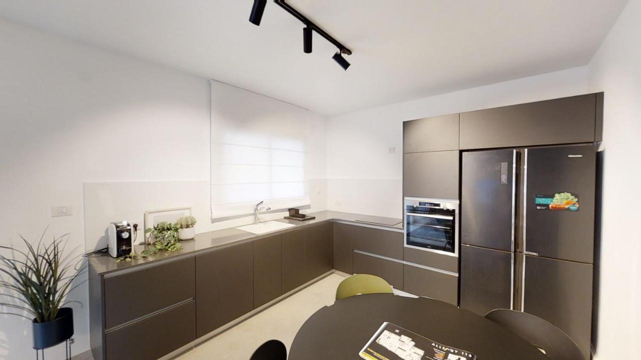 Luxury 3&4 Bedroom New Apartments - Close To The Beach & Bahai Gardens Haifa Ngoại thất bức ảnh